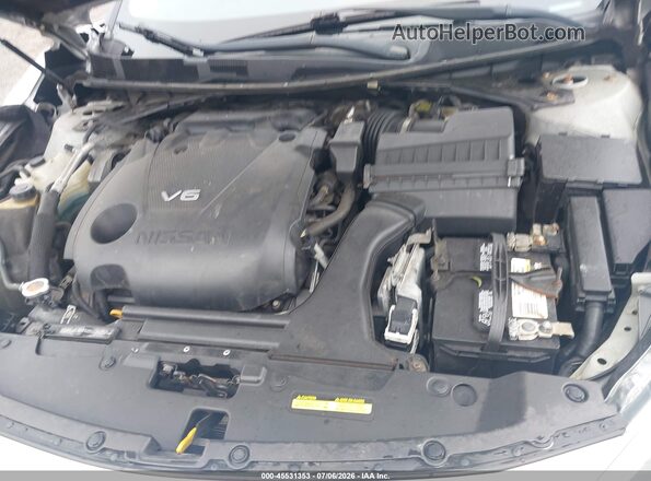 1N4AA6AP8JC379562 2018 NISSAN MAXIMA Серебряный Вид сзади