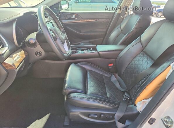 1N4AA6AP8JC388116 2018 NISSAN MAXIMA Белый Вид салона спереди