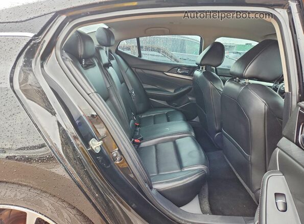 1N4AA6AP8JC400104 2018 NISSAN MAXIMA Black Widok tylnych siedzeń