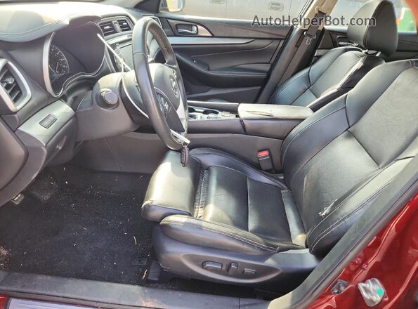 1N4AA6APXJC381099 2018 NISSAN MAXIMA Серебряный Вид салона спереди