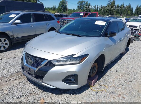 1N4AA6FV0LC364628 2020 NISSAN MAXIMA Серебряный Передняя левая четверть