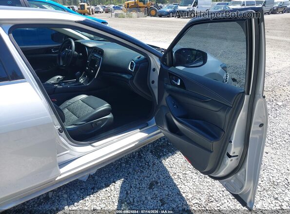 1N4AA6FV0LC364628 2020 NISSAN MAXIMA Серебряный Вид салона спереди