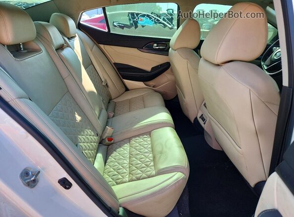 1N4AA6FV1MC506826 2021 NISSAN MAXIMA White Rear seats view