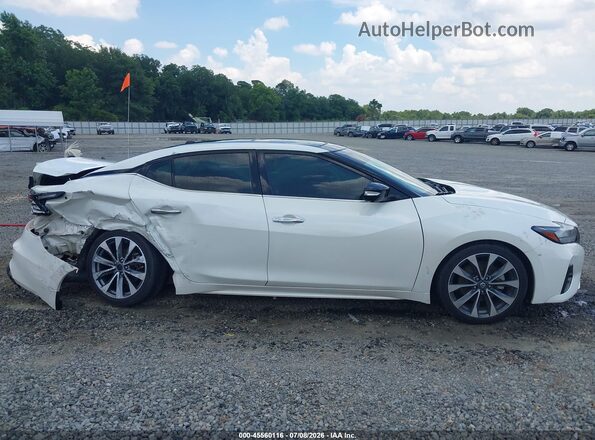 1N4AA6FV8NC504735 2022 NISSAN MAXIMA White Widok wnętrza z tyłu