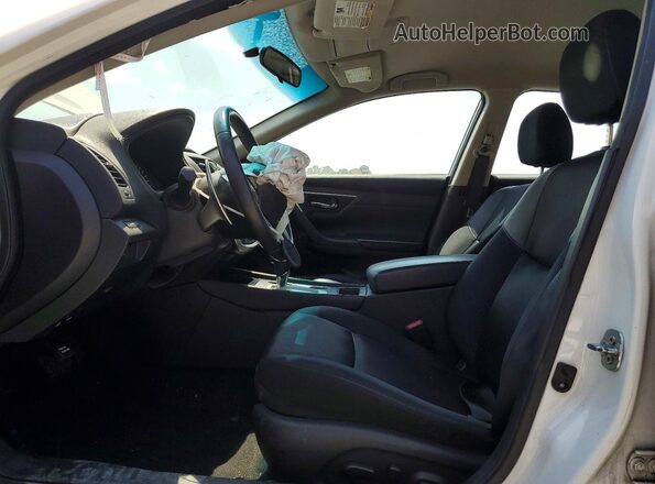 1N4AL3AP0GC212713 2016 NISSAN ALTIMA White Front interior view