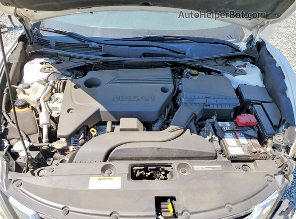 1N4AL3AP0GC212713 2016 NISSAN ALTIMA White Rear interior view