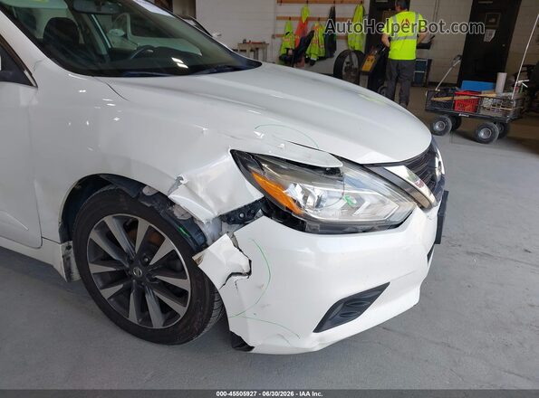 1N4AL3AP0HC129509 2017 NISSAN ALTIMA White Вид спереду