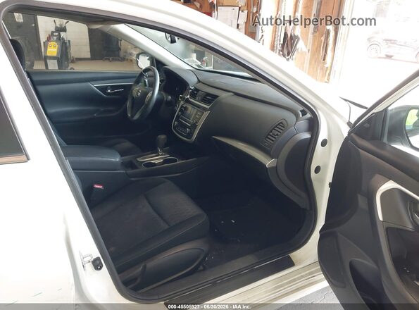 1N4AL3AP0HC129509 2017 NISSAN ALTIMA White Вид салону спереду