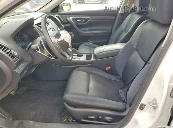 1N4AL3AP0HC244935 2017 NISSAN ALTIMA White Вид салону спереду