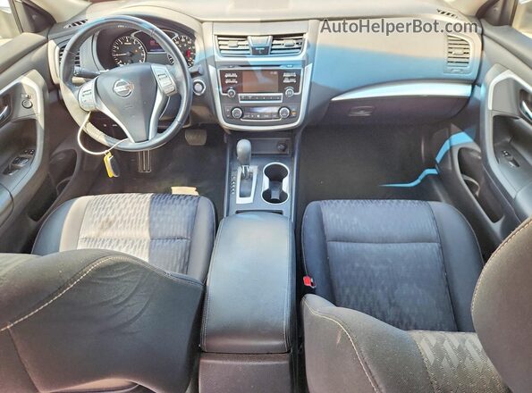 1N4AL3AP0HC278230 2017 NISSAN ALTIMA White Vista del salpicadero