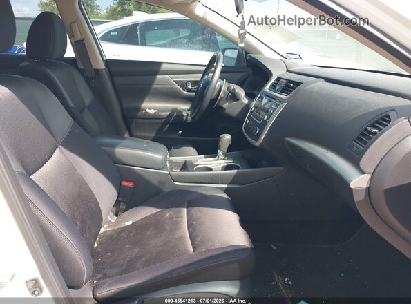 1N4AL3AP0HC298557 2017 NISSAN ALTIMA White Front interior view