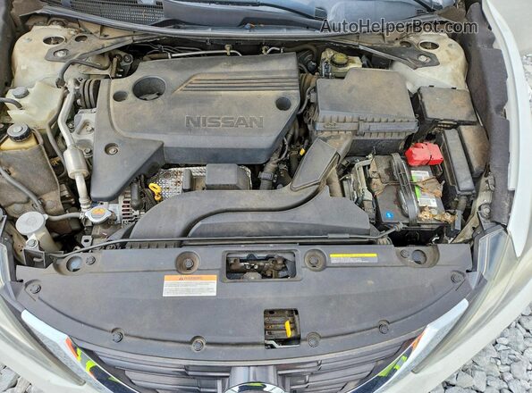 1N4AL3AP0HN313935 2017 NISSAN ALTIMA White Rear interior view