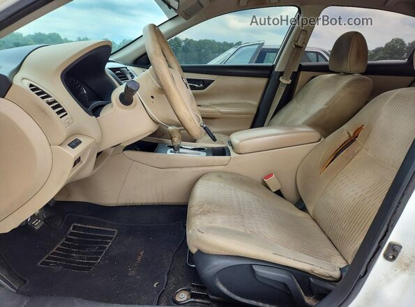 1N4AL3AP0HN313935 2017 NISSAN ALTIMA White Front interior view