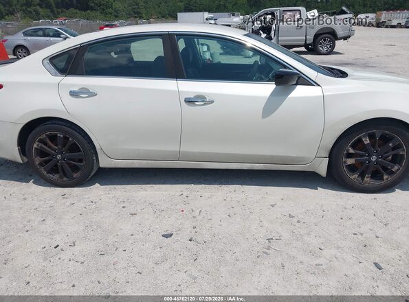 1N4AL3AP0JC165609 2018 NISSAN ALTIMA White Вид задньої частини салону