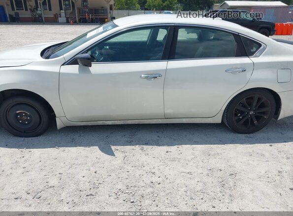1N4AL3AP0JC165609 2018 NISSAN ALTIMA White Панорамний вид салону 360°
