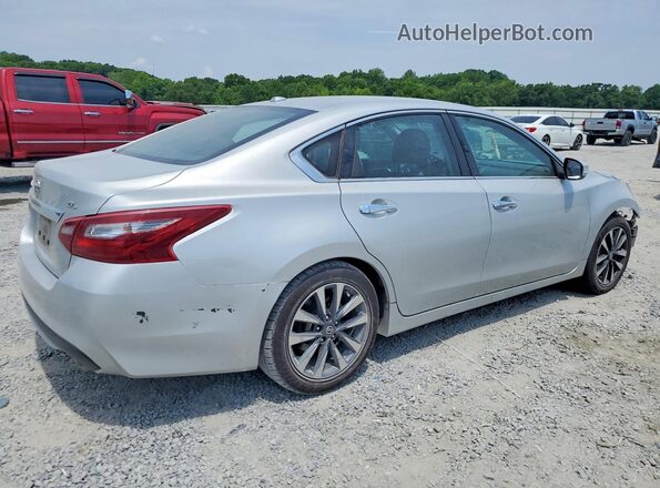 1N4AL3AP0JC198304 2018 NISSAN ALTIMA Серебряный Задняя правая четверть
