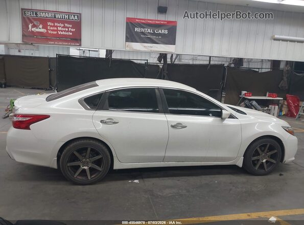 1N4AL3AP1GC208329 2016 NISSAN ALTIMA White Вид задньої частини салону