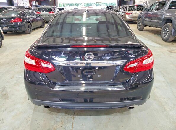 1N4AL3AP1GC246398 2016 NISSAN ALTIMA Black Widok z tyłu