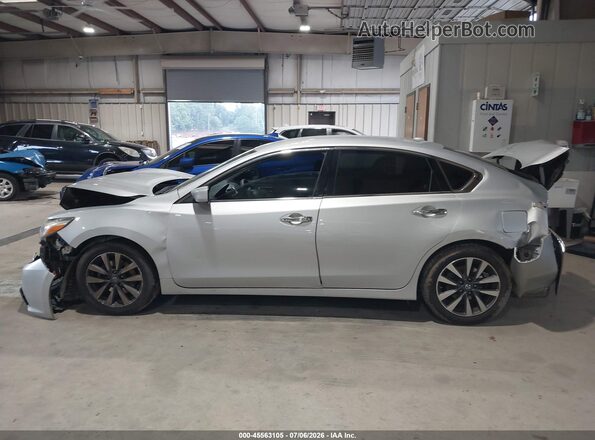 1N4AL3AP1HC115893 2017 NISSAN ALTIMA Серебряный Вид задней части салона