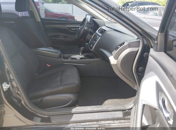 1N4AL3AP1HC147646 2017 NISSAN ALTIMA Черный Вид салона спереди