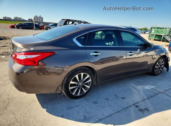 1N4AL3AP1HC208140 2017 NISSAN ALTIMA Brown Trasero derecho