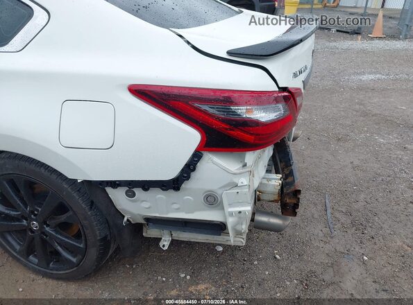 1N4AL3AP1HN335152 2017 NISSAN ALTIMA White Widok wnętrza z tyłu