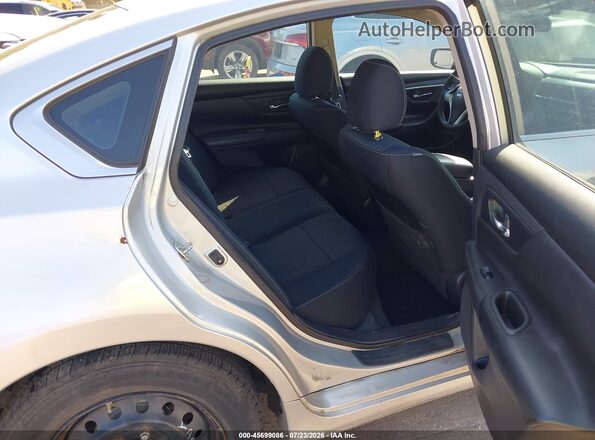 1N4AL3AP1JC117102 2018 NISSAN ALTIMA Silver VIN կոդի պիտակի տեսք