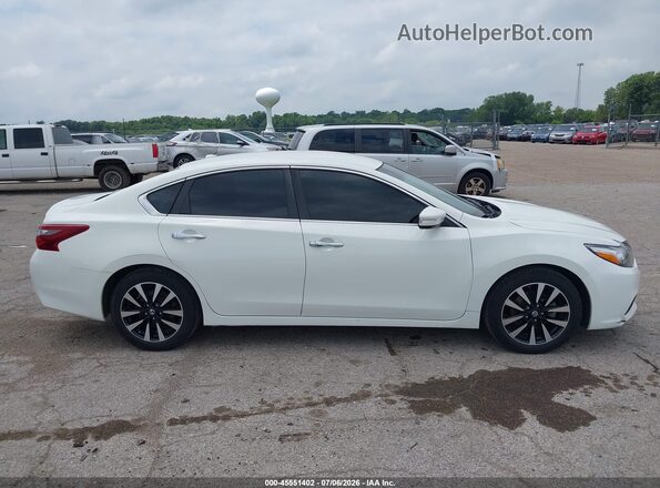 1N4AL3AP1JC126754 2018 NISSAN ALTIMA White Սալոնի հետևի տեսք