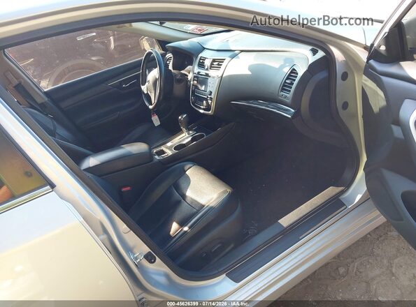 1N4AL3AP1JC140072 2018 NISSAN ALTIMA Серебряный Вид салона спереди