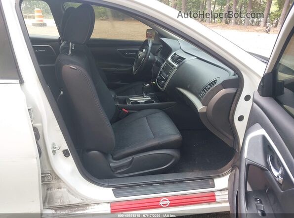 1N4AL3AP1JC202876 2018 NISSAN ALTIMA White Front interior view
