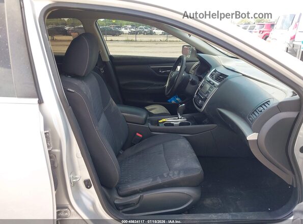 1N4AL3AP1JC214266 2018 NISSAN ALTIMA Серебряный Вид салона спереди