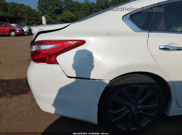 1N4AL3AP1JC244982 2018 NISSAN ALTIMA Белый Вид спереди