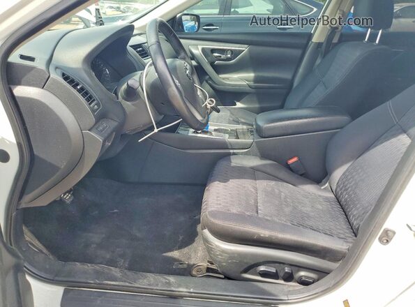 1N4AL3AP1JC249213 2018 NISSAN ALTIMA White Widok wnętrza z przodu