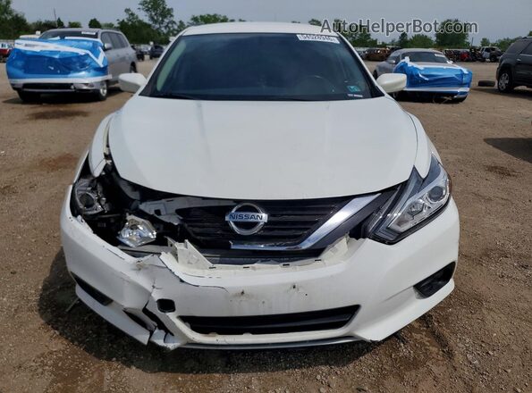 1N4AL3AP1JC249213 2018 NISSAN ALTIMA White Widok z przodu