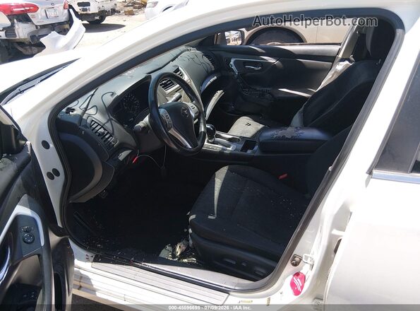 1N4AL3AP1JC296855 2018 NISSAN ALTIMA White Widok wnętrza z przodu