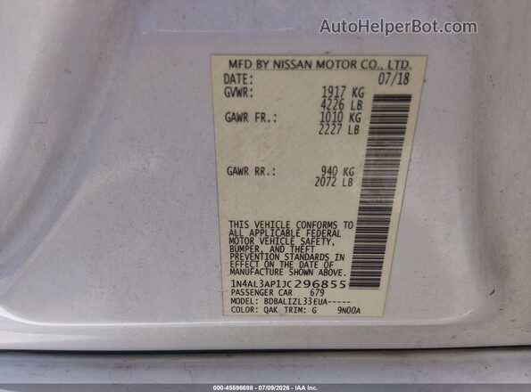 1N4AL3AP1JC296855 2018 NISSAN ALTIMA White Widok komory silnika