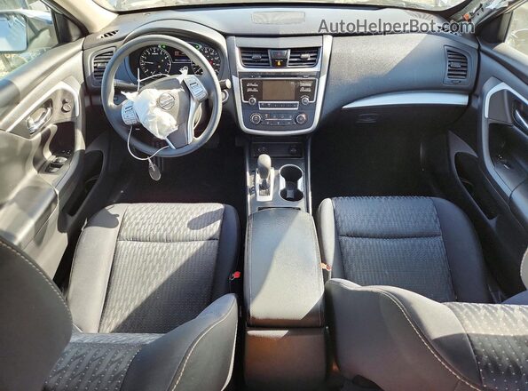 1N4AL3AP2HC117796 2017 NISSAN ALTIMA Серебряный Вид панели приборов