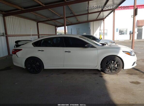 1N4AL3AP2HC214965 2017 NISSAN ALTIMA White Rear interior view