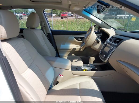 1N4AL3AP2HC276592 2017 NISSAN ALTIMA White Вид салону спереду