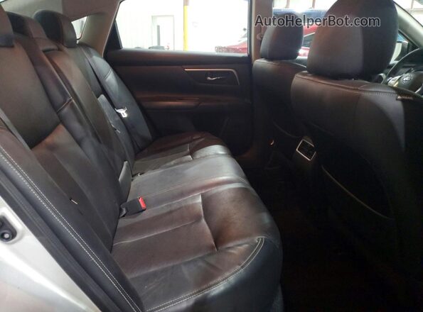 1N4AL3AP2JC188986 2018 NISSAN ALTIMA Silver Rear seats view
