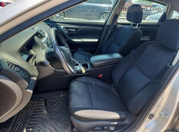 1N4AL3AP3GC267785 2016 NISSAN ALTIMA Silver Widok wnętrza z przodu