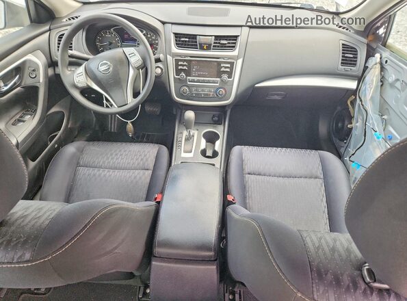 1N4AL3AP3HC235193 2017 NISSAN ALTIMA Silver Widok deski rozdzielczej