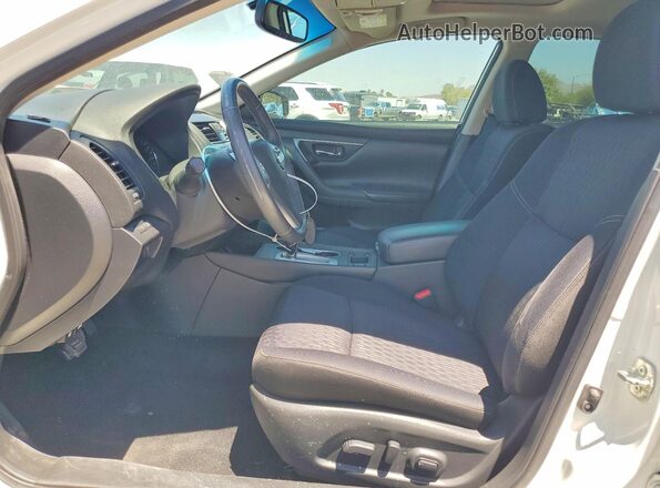 1N4AL3AP3HC248137 2017 NISSAN ALTIMA White Вид салону спереду