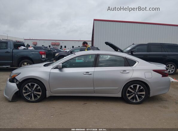 1N4AL3AP3HN316845 2017 NISSAN ALTIMA Silver Widok wnętrza 360 stopni