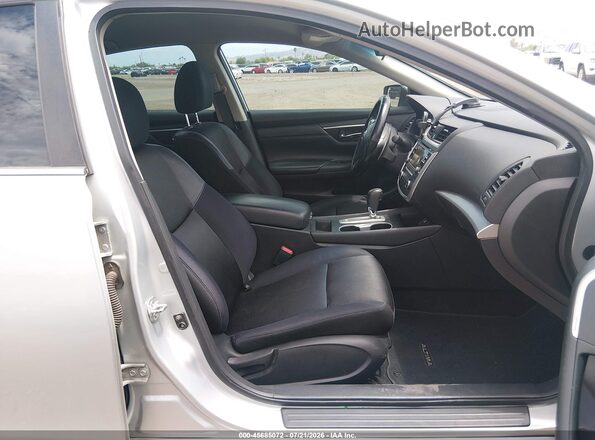1N4AL3AP3HN320023 2017 NISSAN ALTIMA Серебряный Вид салона спереди