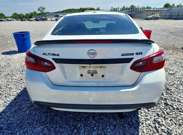 1N4AL3AP3JC258656 2018 NISSAN ALTIMA White Вид ззаду