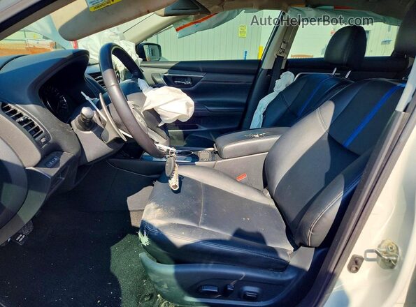 1N4AL3AP3JC292211 2018 NISSAN ALTIMA White Вид салону спереду