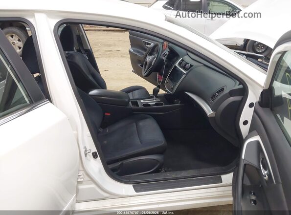1N4AL3AP4HC245697 2017 NISSAN ALTIMA White Widok wnętrza z przodu