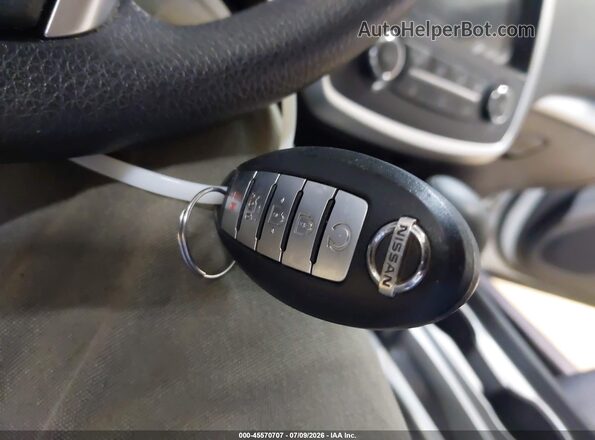 1N4AL3AP4HC245697 2017 NISSAN ALTIMA White Widok deski rozdzielczej