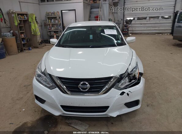 1N4AL3AP4HC245697 2017 NISSAN ALTIMA White Widok wnętrza z tyłu